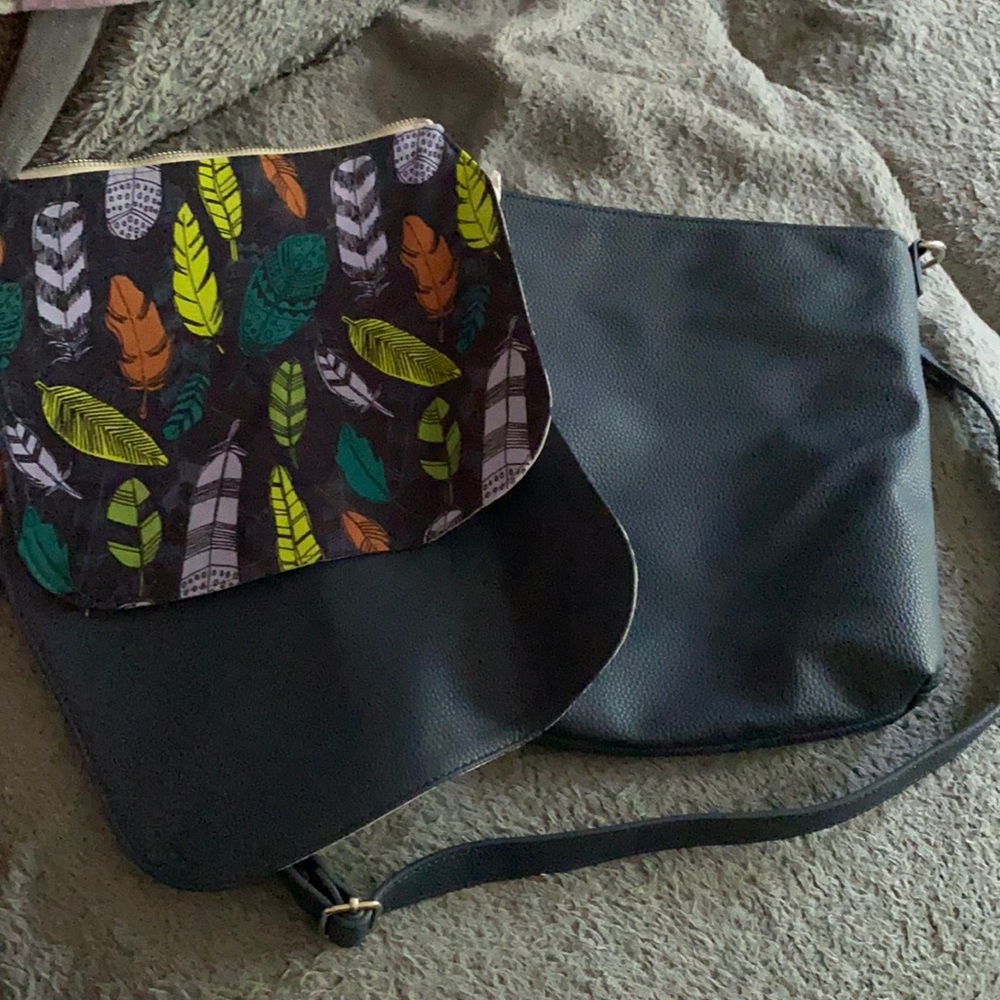 Interchangeable thirty one purse